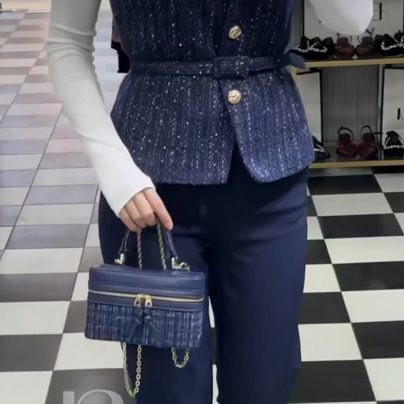 Chic Hobo Bag Dual Zipp Crossbody - Picture 16 of 17